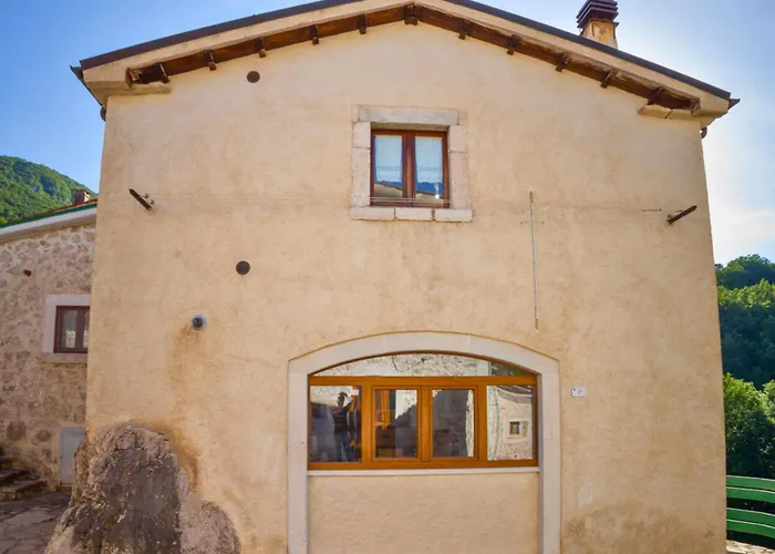 La Vista Del Lupo דירה *